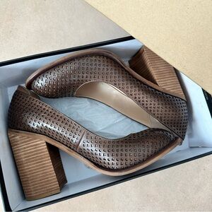 Kelsi Dagger Hallsp Brown Leather pumps 4” Block Heel (in box)